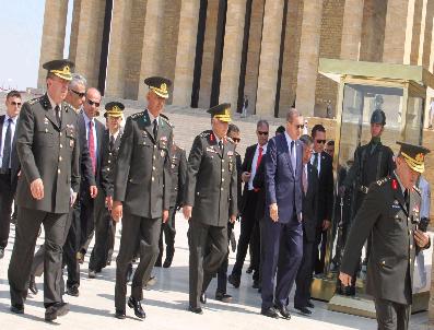 Yaş Üyeleri Anıtkabir‘i Ziyaret Etti