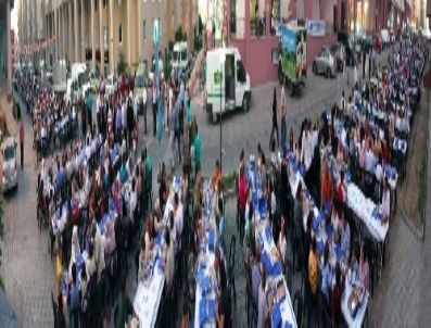 Bahçeşehirliler Sokakta İftar Etti