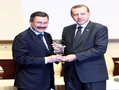 HASAN ÜNVER - Başbakan Erdoğan`dan Belediye Başkanlarına Ödül