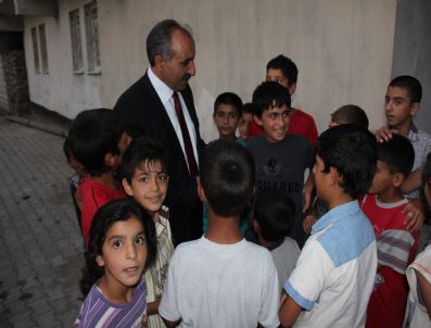 Başkan Arslan`dan Çocuklara Dondurma