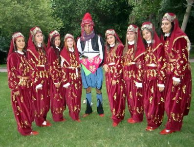 Halk Eğitim Merkezi Folklor Ekibi Troia Festivali`nde Göz Doldurdu