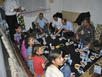 Kaymakam Niyazi Fakir Ailelerle İftar Açtı