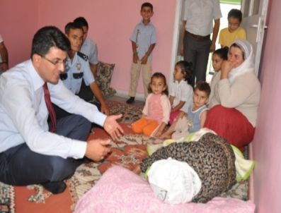 CEVAT UYANıK - Kaymakamlık Personeli, 82 Yaşındaki Hasta İçin Kapak Topladı