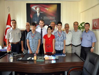 FIRAT ÇELİK - Sbs`de Başarı Sağlayan Öğrenciler Altınla Ödüllendirildi