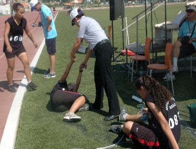 Sıcak Havada Özel Yetenek Sınavı Bayılttı