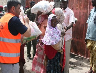 Sudanlı Yetimlere Fitre ve Zekat Veren Bursalı İşadamları Dönüyor