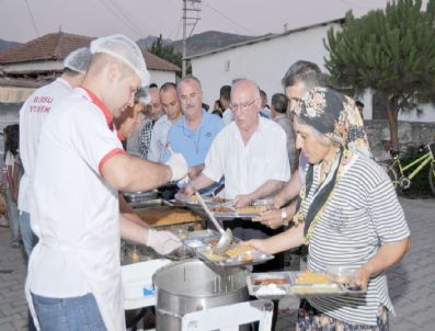 İBRAHIM KEKLIK - Aliağa Belediyesi’nden 500 Kişilik İftar Sofrası