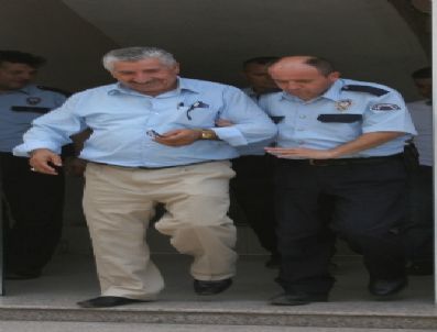 Bdp`nin Sivil İtaatsizlik İmamı, Kaçak Sigaralarla Yakalandı