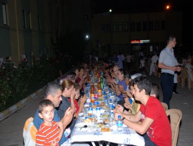 HALIL İBRAHIM AKPıNAR - Bilecik Devlet Hastanesi`nden İftar Yemeği