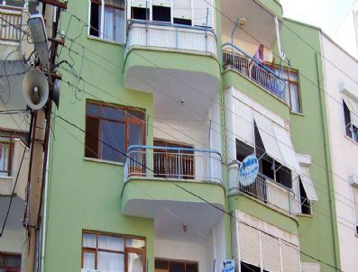 Boya Yaparken Elektrik Akımına Kapıldı