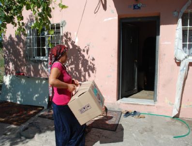 AHMET OKUR - Büyükşehir`den 8 Bin Aileye İaşe Paketi