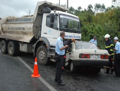 Dede İle Torunlarını Hatalı Sollama Ayırdı: 1 Ölü, 2 Ağır Yaralı