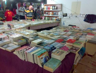 Elif Şafak`ın `iskender`i Korsana İndi, Polis Operasyonları Sıklaştırdı