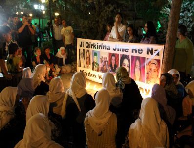 Kadına Şiddete Mumlu Tepki