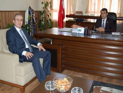 Tıp Fakültesi Dekanı Prof. Dr. Namık Delibaş Görevine Başladı