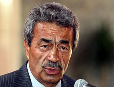 Tunceli'de yol kesen PKK, bir korucuyu öldürdü