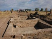 Ahlat`taki Tarihi Selçuklu Mezarlığı`nda Kazı Çalışmaları Başladı