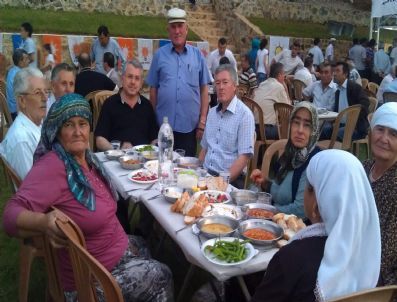 Ak Partililer Beyağaç`ta İftarda Buluştu