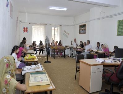 AHMET ACAR - Başkan, Kur’an Kurslarını Ziyaret Etti