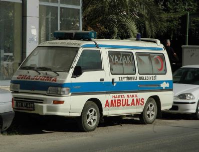 Belediyenin Arızalı Ambulansı Çürümeye Terk Edildi