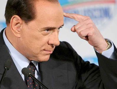 SICILYA - Berlusconi krize çare arıyor