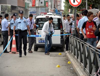 Çarşı Ortasında Silahlı Saldırı