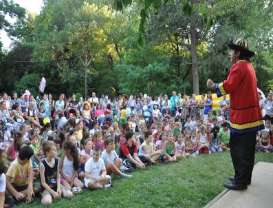 Çocuklar Halk Bahçesi Etkinlikleri İle Eğlenceye Doydu