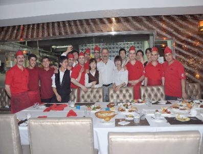 Ekonomi Bakanı Çağlayan, Seul`de Türk Aşçılarla Sohbet Etti