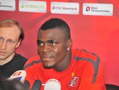 DANIEL AMOKACHI - Emenike yeni takımında ilk idmanına çıktı