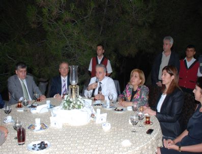 SÜLEYMAN OĞUZ - Emniyet Müdürü Oğuz`dan, Şehit Ailelerine İftar