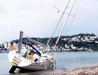 AKYARLAR - Fırtına Bodrum'u felç etti