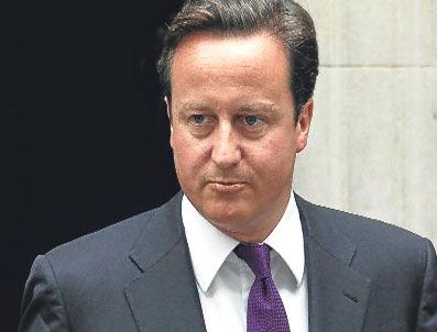 İSYAN - İngiltere'de isyanın faturası sosyal medyaya kesildi