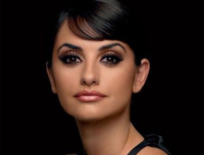 PENELOPE CRUZ - Jolie'den sonra Cruz da Bosna'da