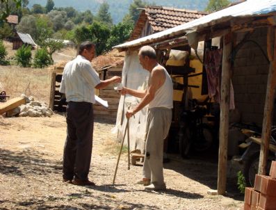 SELAMI KAPANKAYA - Kaş’ta Yoksullara Ramazan Yardımı