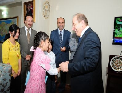 Kendileri Küçük, Davranışları Büyük…