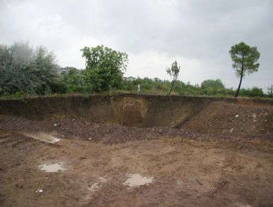 Kocaeli`de Yerin 15 Metre Altında Patlayıcı Bulundu