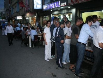 ALI BEKTAŞ - Kozlu Yeni Çarşı Esnafı, Vatandaşları İftarda Buluşturdu