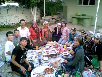 Kur’an Kursu Öğrencilerine İftar Ziyafeti