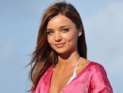 Miranda Kerr, melekti gazeteci oldu