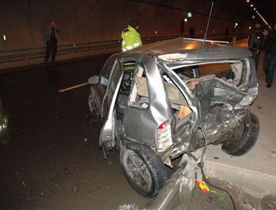MEHMET TOPÇU - Trabzon`da Trafik Kazası: 1 Ölü, 1 Yaralı