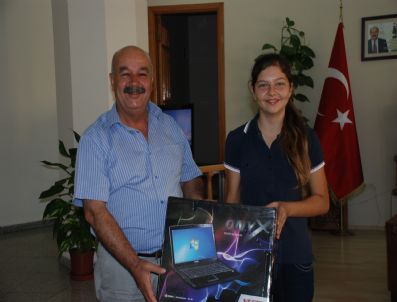 Türkiye Birincisi Pınar’a Başkan Kamacı’dan Ödül