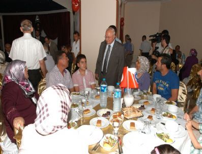 Vali Erkmen`den Şehit Yakınları ve Gazilere İftar Yemeği