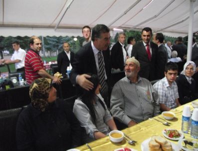 Vali Kerem Al Gazilere ve Şehit Ailelerine İftar Verdi