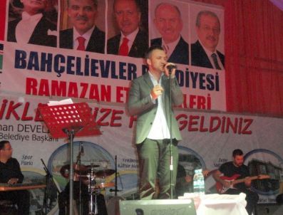 Bahçelievler`de Dört Dilde İlahi Coşkusu