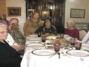 Darülacezeliler iftarda dostlarının ev sofrasında 