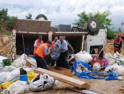 Fındık İşçilerini Taşıyan Kamyonet Devrildi: 1 Ölü, 24 Yaralı