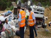 Fındık işçilerini taşıyan kamyonet devrildi