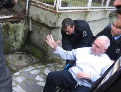 Mehmet Haberal hastaneye kaldırıldı