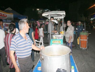 İftar Sonrası Şenliklerin Yapıldığı Alan Trafiğe Kapatıldı