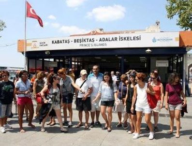 BAHÇEKÖY - Otobüste taciz iddiasını 10 kişi protesto etti!